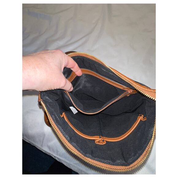 Rosetti Purse in Black‎ Vegan Leather - Lots of Pockets! - Picture 10 of 13